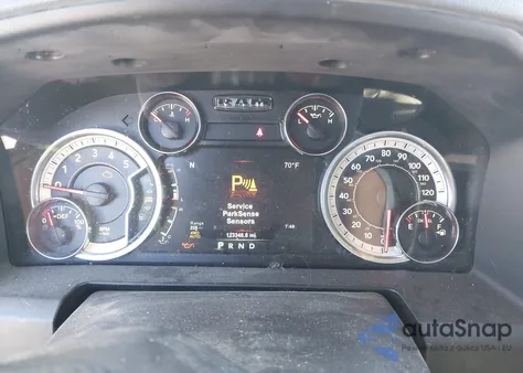 2017 Ram 1500 Big Horn z USA, uszkodzony, nr VIN 1C6RR7LM6HS875157